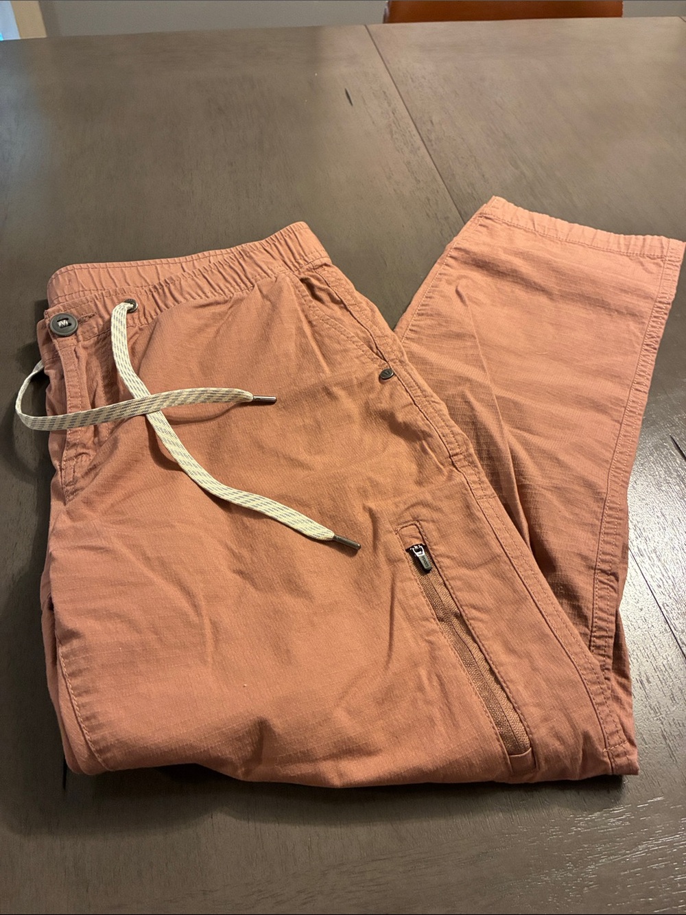 Vuori Women's Cropped Drawstring Pants - Rust